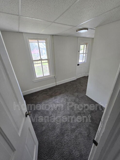 Building Photo - 548 Nelson St