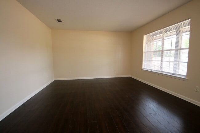 Building Photo - 4/2 Brick Home in Northeast Pensacola for ...