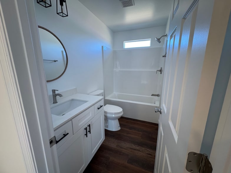 Building Photo - 108 Hobson St