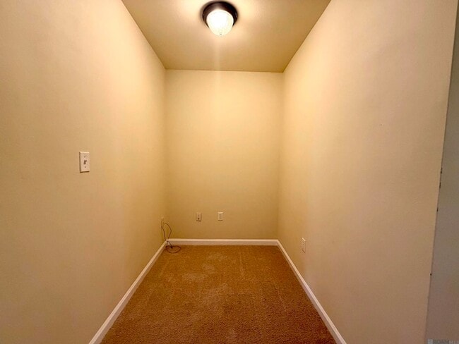 Building Photo - 18163 Pinehurst Dr