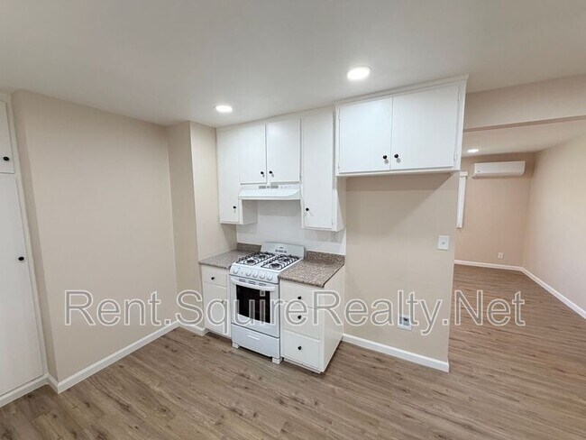 Building Photo - 355 S Aspan Ave