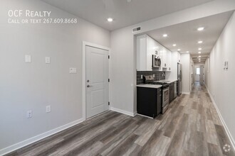 Building Photo - Two Bed Mantua Apartment
