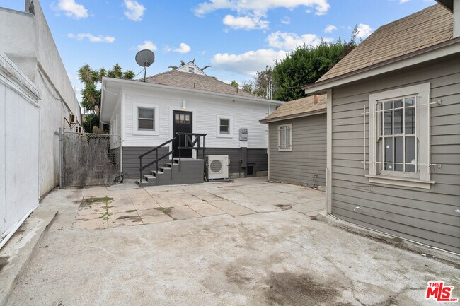 Building Photo - 961 Marco Pl