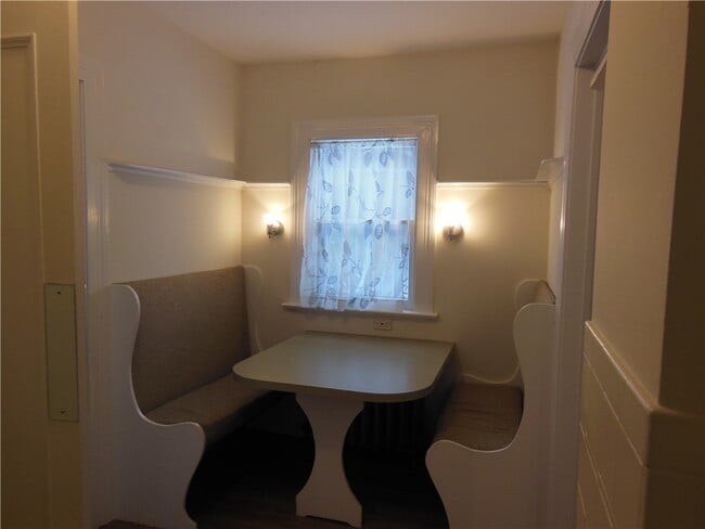 Building Photo - 369 Westminster Rd