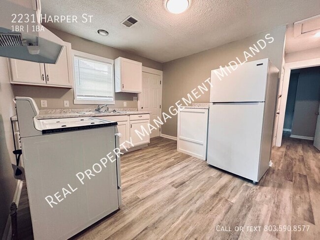 Building Photo - 2231 Harper St