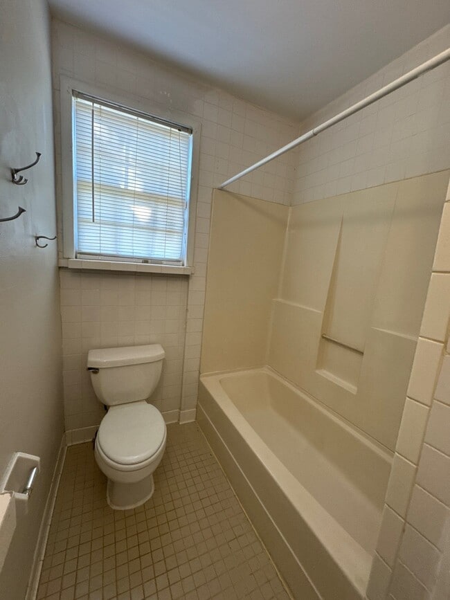 Building Photo - 4005 Green St