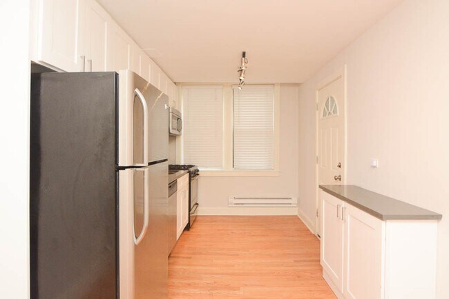 Building Photo - 2328 N Rockwell St