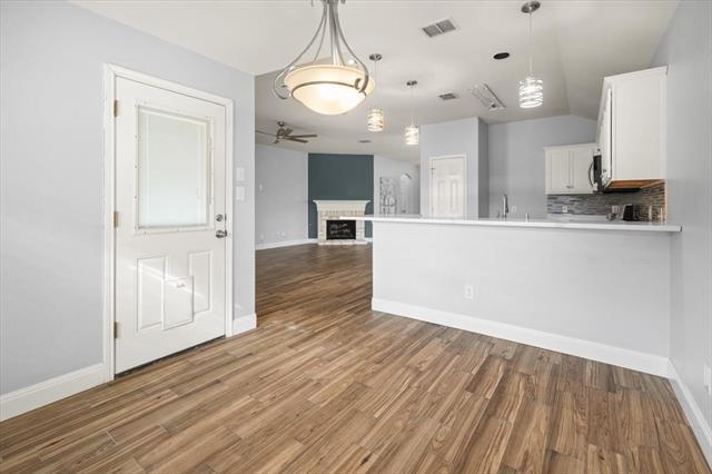 Building Photo - 3817 Laurel Crossing Dr