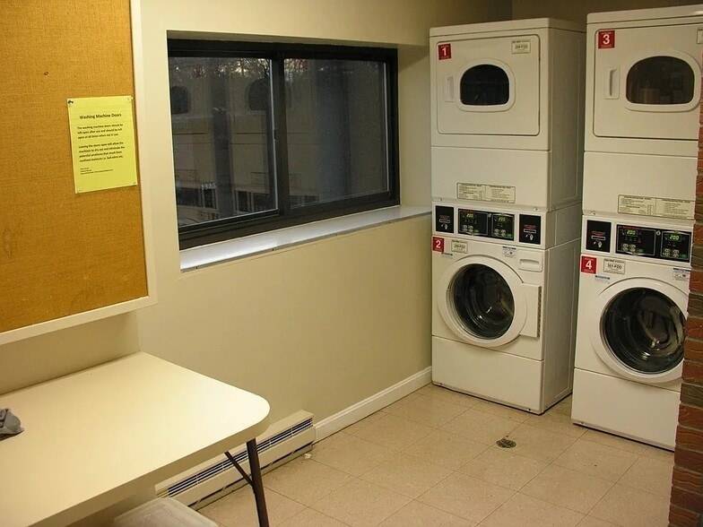 Building Photo - 1321 Worcester Rd