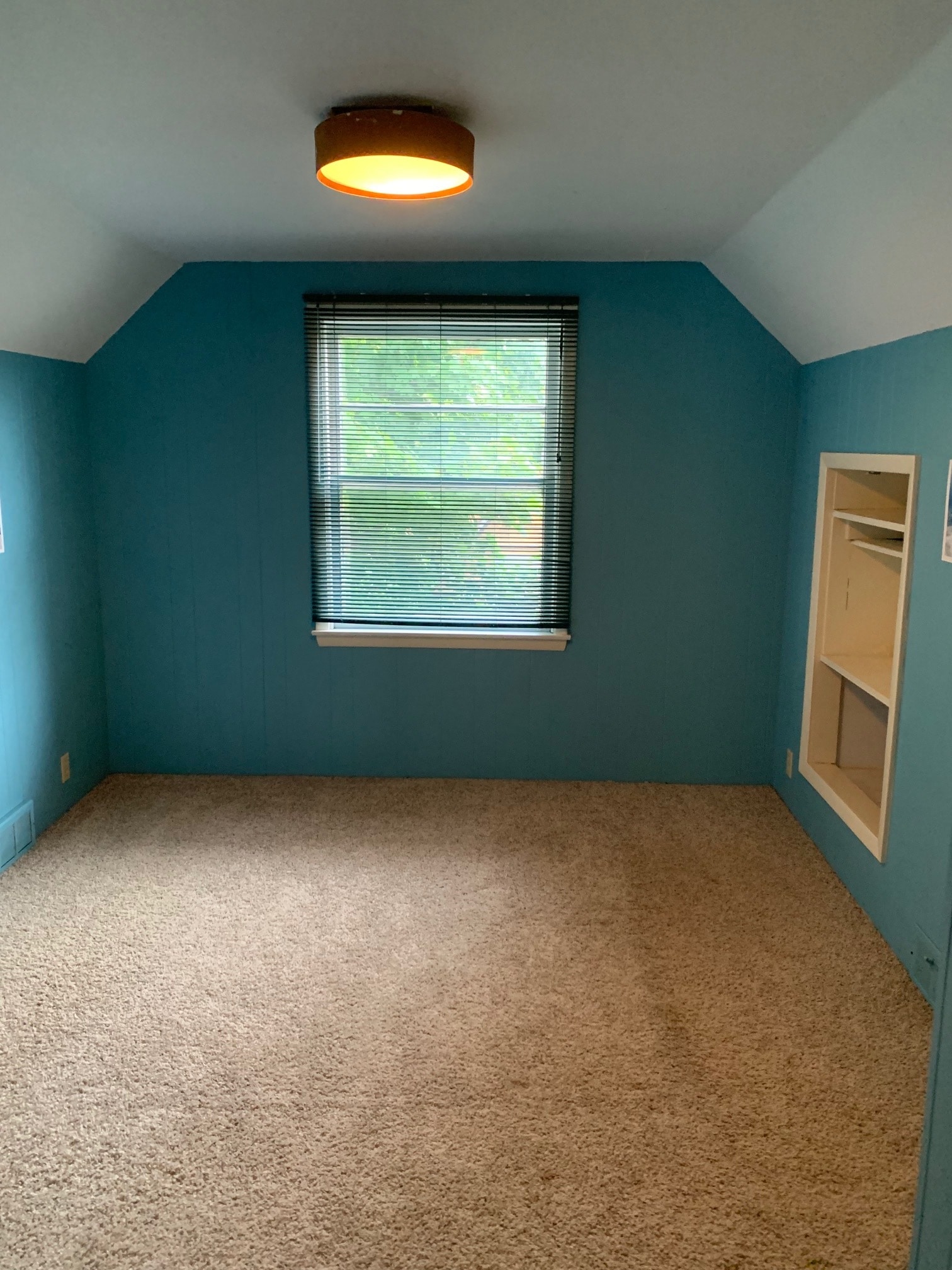 Building Photo - 409 W Arrowhead Rd