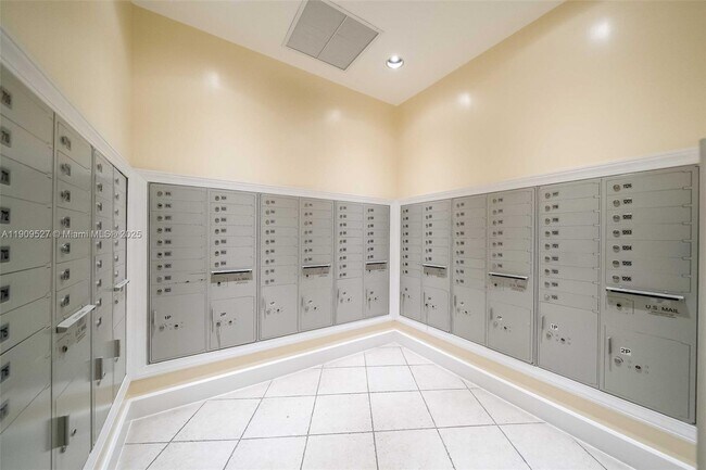 Building Photo - 1830 Radius Dr