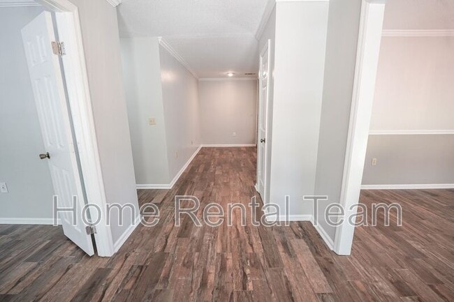 Building Photo - 803 Kings Rd