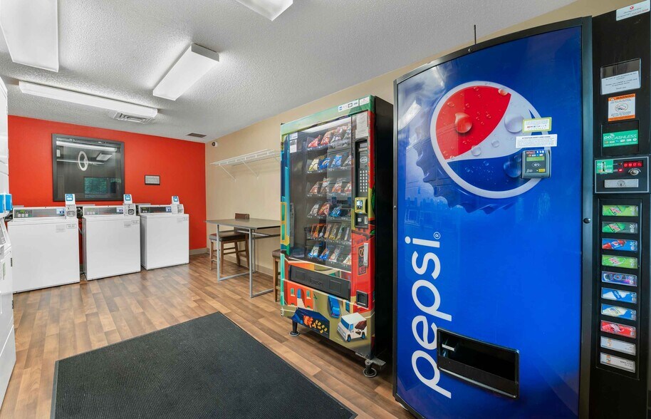 Building Photo - Furnished Studio-Cincinnati - Springdale - I-275