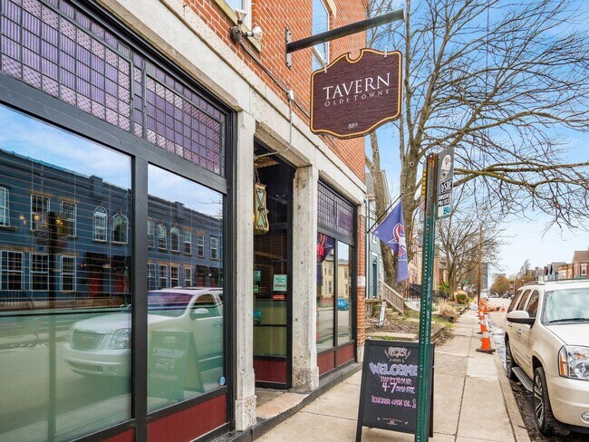 Building Photo - 848 Oak St