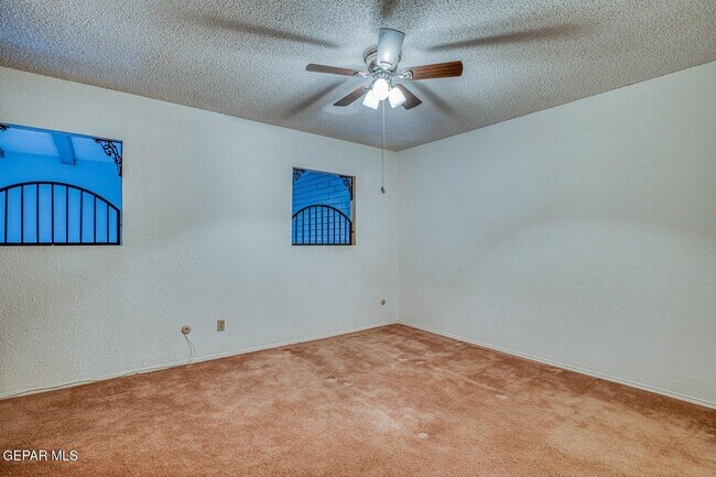 Building Photo - 6201 Escondido Dr