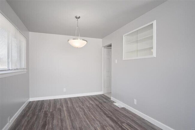 Building Photo - Fantastic 3bd/1ba home! Coming soon!