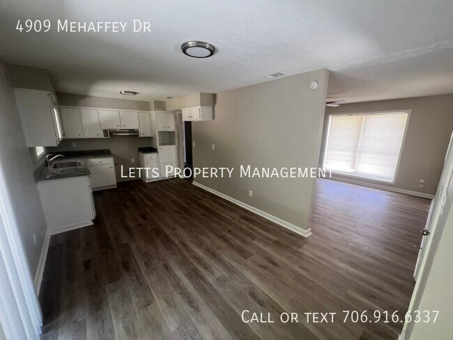 Building Photo - Beautifully remodeled brick ranch with a c...