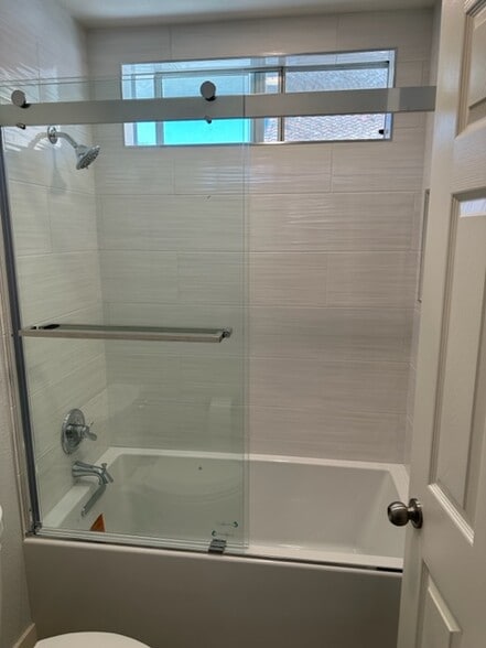 Building Photo - 10266 Wateridge Cir