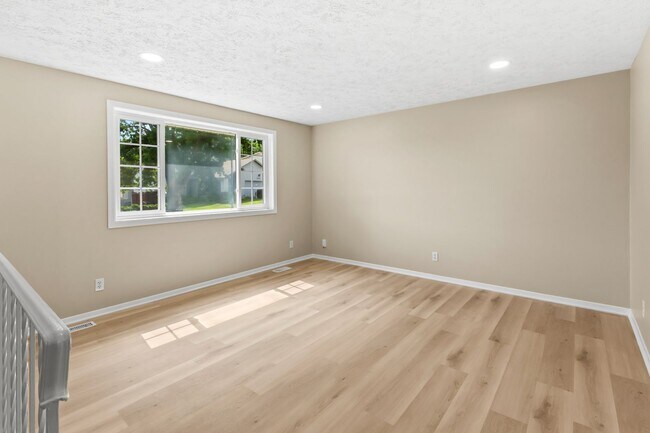Building Photo - 5732 S 137th St
