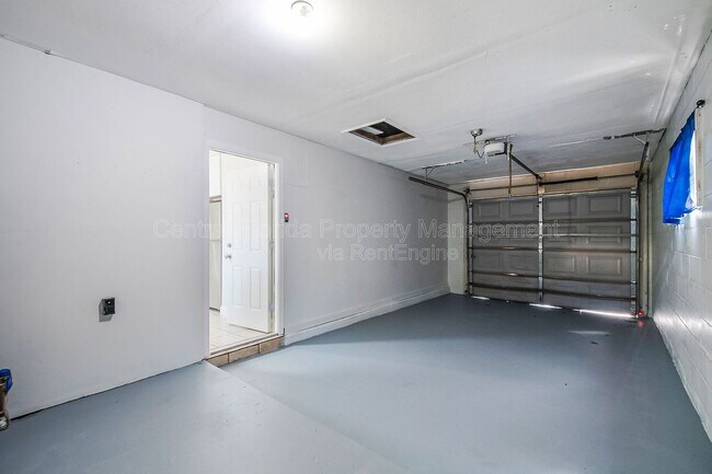 Building Photo - 21 E Celeste St