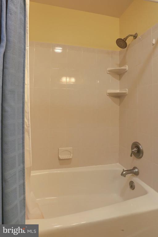 Building Photo - 113 E Woodland Dr