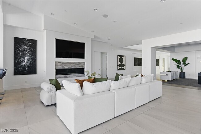 Building Photo - 667 Palisade Rim Dr