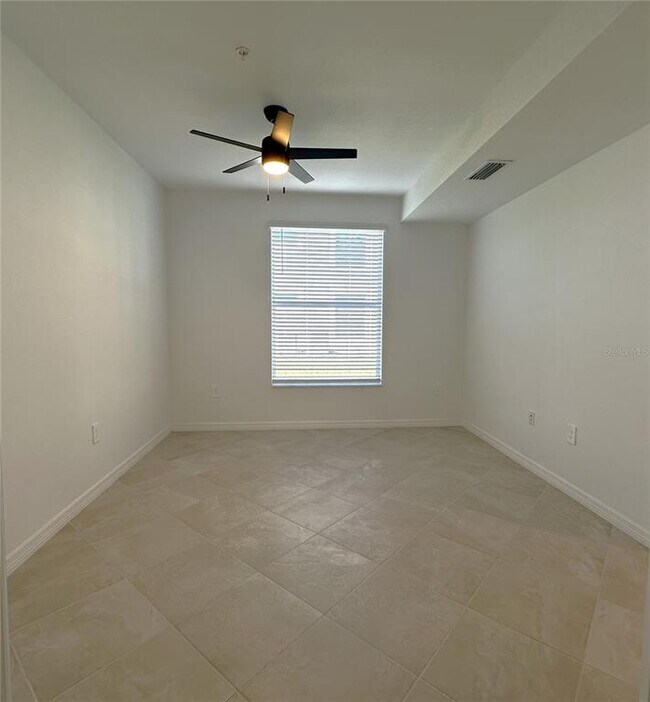 Building Photo - 14231 Heritage Landing Blvd
