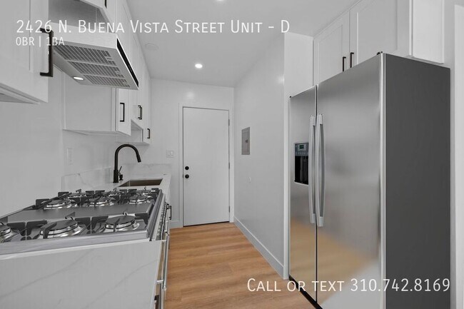 Building Photo - 2426 N Buena Vista St
