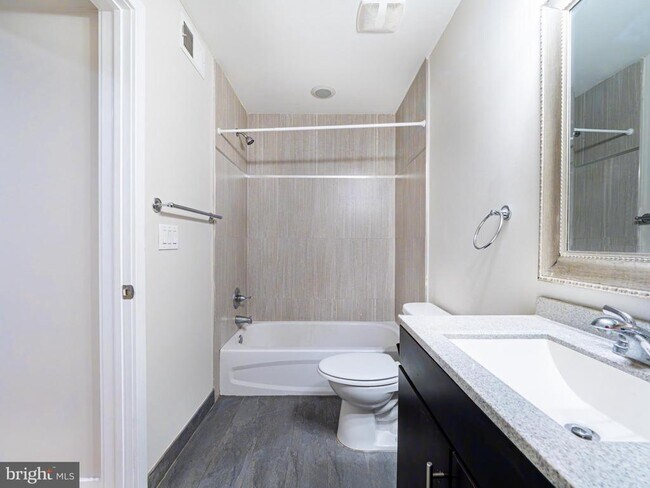 Building Photo - 2700 E Auburn St