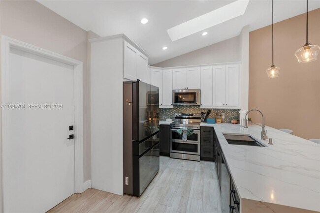 Building Photo - 4220 Grove Park Ln