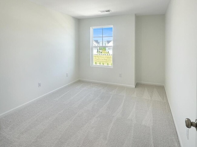 Building Photo - 252 Marelli Dr