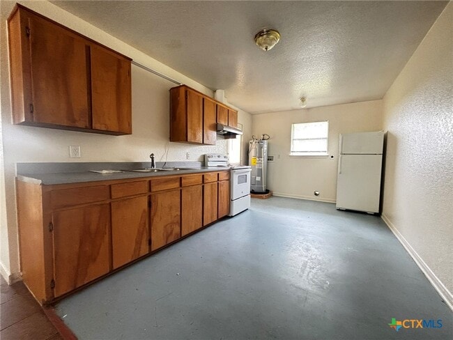 Building Photo - 434 County Rd 4616
