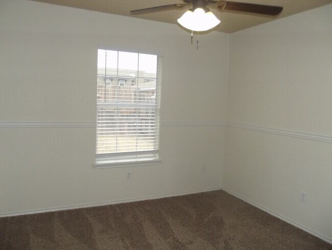 Building Photo - Three Bedroom in South Lubbock