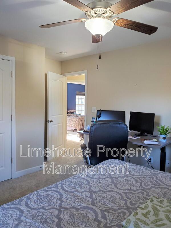 Building Photo - 2001 Pershing Ave