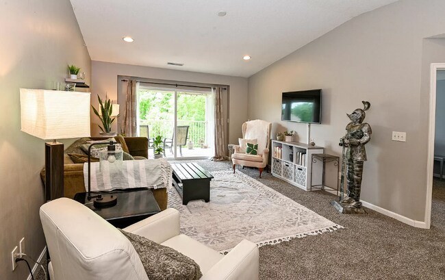 Building Photo - 2367 Twelve Oaks Dr