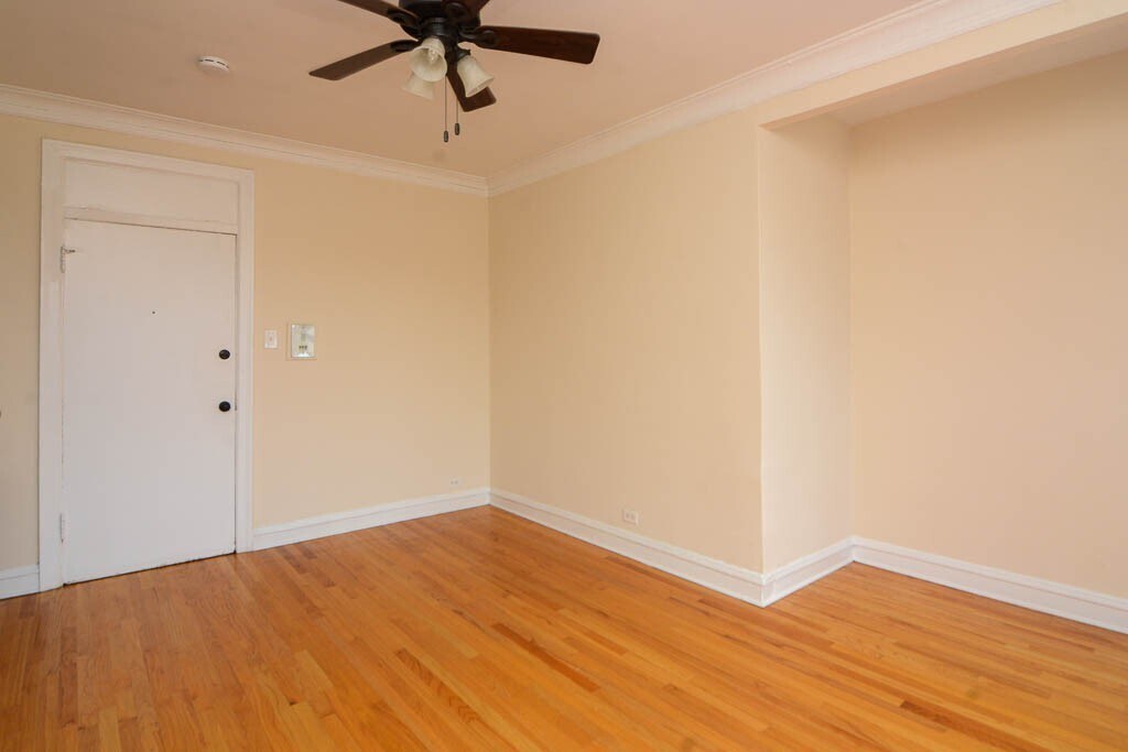 Building Photo - 4644 N Paulina St