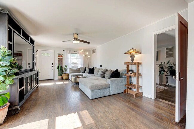 Building Photo - 3801 NW 25th St