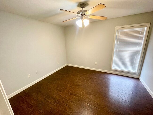 Building Photo - 3/2 For Rent in Farmington Station!