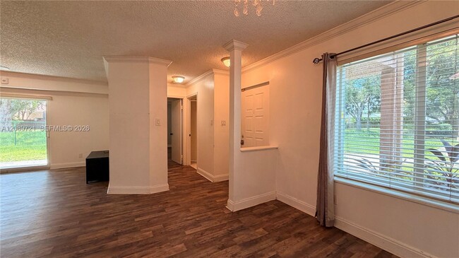 Building Photo - 10610 SW 158th Ct