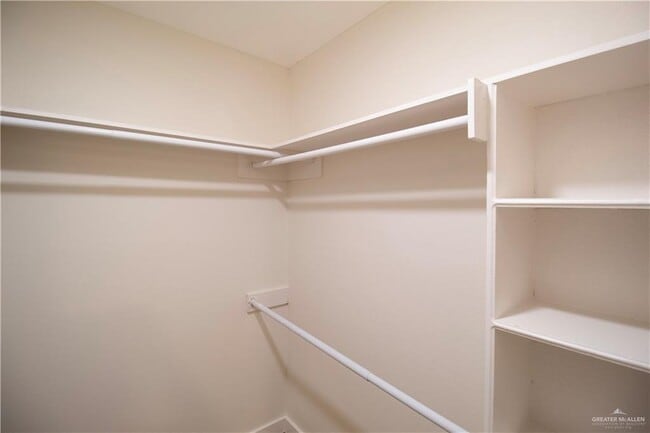 Building Photo - 22 Gloria Ann Dr