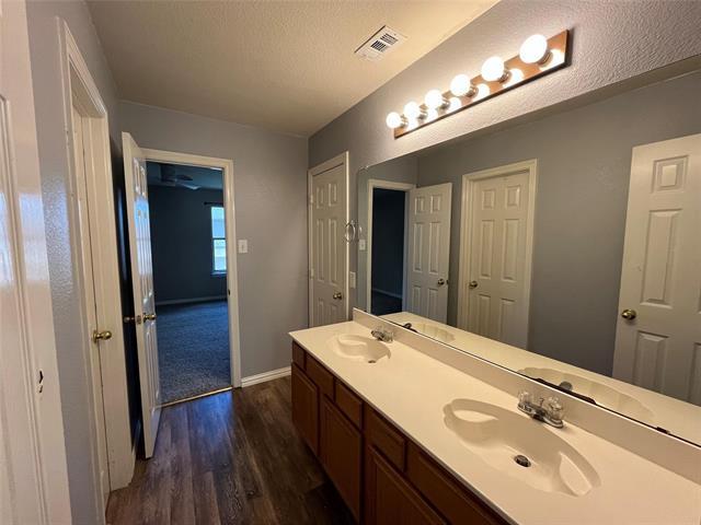 Building Photo - 741 Willow Crest Dr