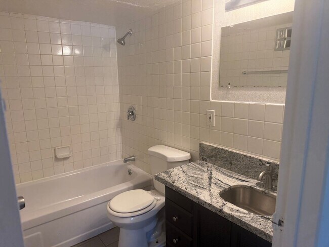 Building Photo - 595 S Royal Crest Cir