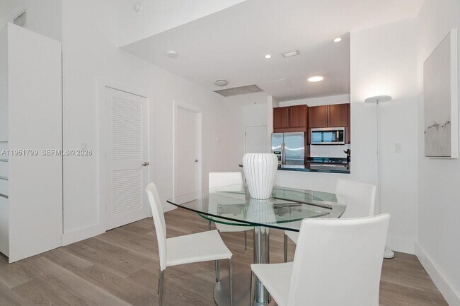 Building Photo - 2301 Collins Ave