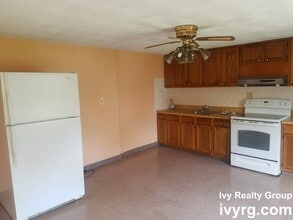 Building Photo - 46 Oliver St