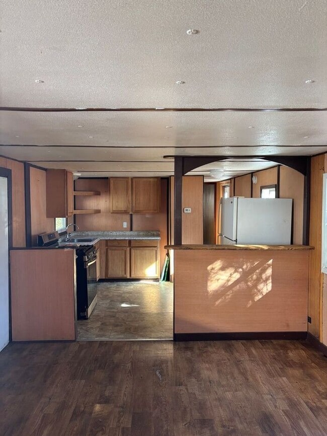 Building Photo - Spacious 2 Bed Trailer