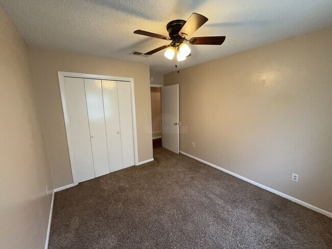 Building Photo - 1013 Kathey Dr
