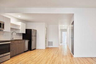Building Photo - 909 Madison Ave