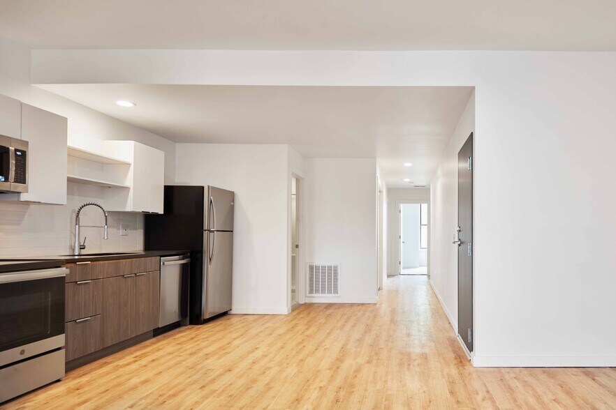 Primary Photo - 909 Madison Ave
