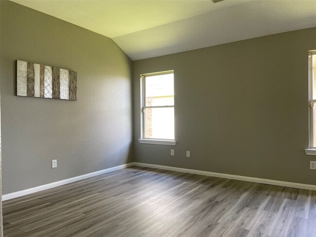 Building Photo - 5426 Rio Dr