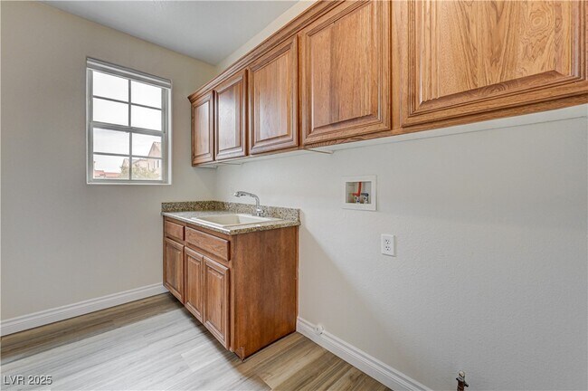 Building Photo - 9475 McCombs St